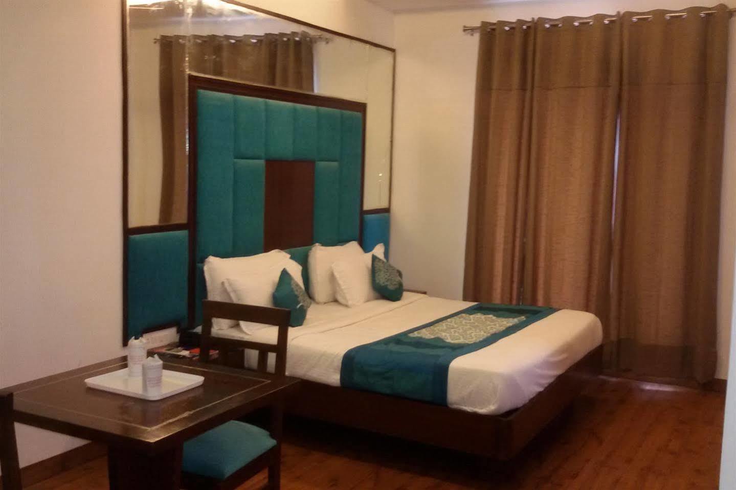 Hotel Classic Residency Kālka Exterior foto